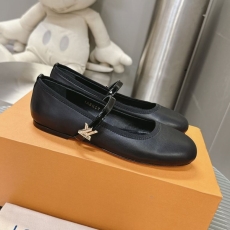 Louis Vuitton Flat Shoes